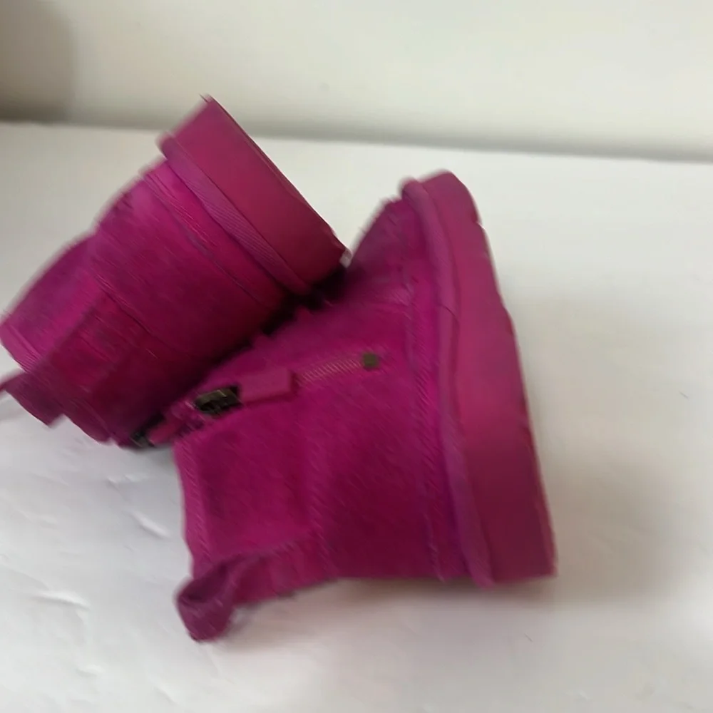 UGG Kids Fuchsia Boots sz 9